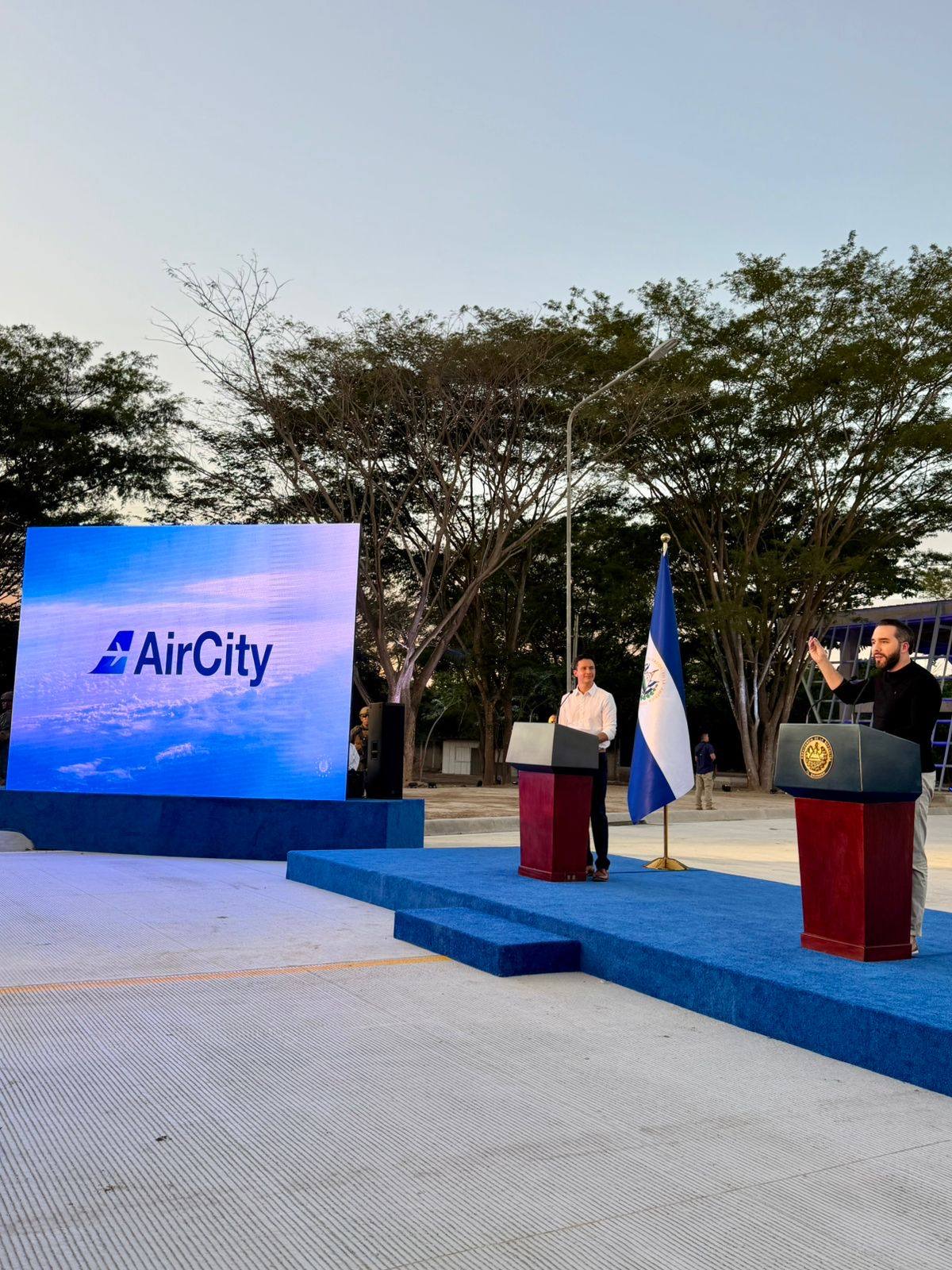 Colocación de Primera Piedra AirCity