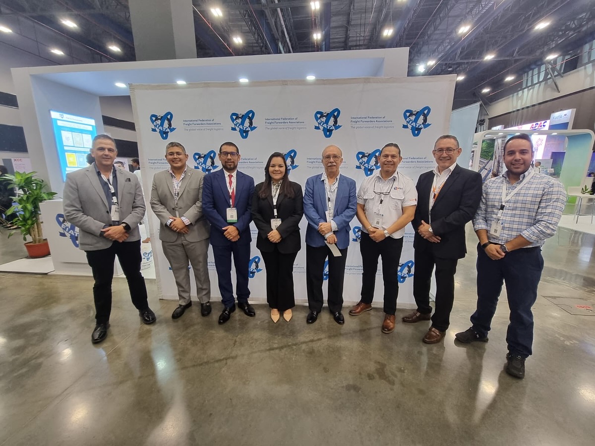 Presencia de El Salvador en el FIATA World Congress Panamá 2024